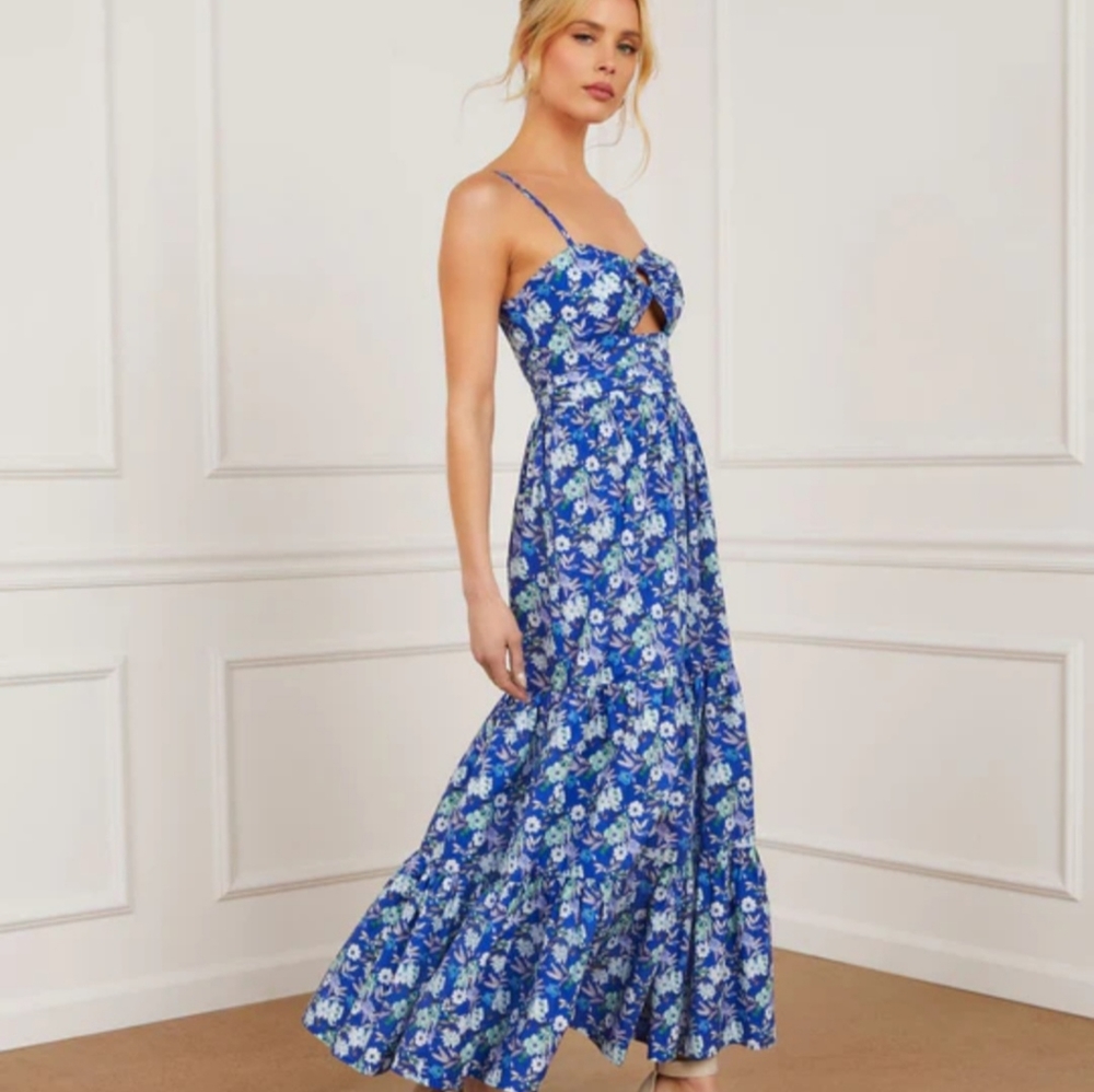 Vici Sweetheart Tiered Midi Dress